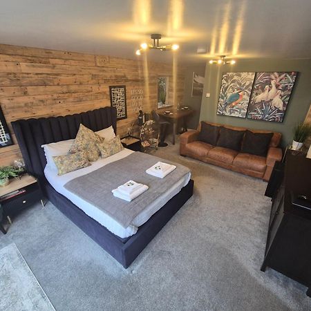 Boutique Shrewsbury Suites Экстерьер фото