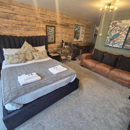 Boutique Shrewsbury Suites Экстерьер фото