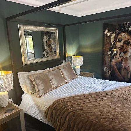 Boutique Shrewsbury Suites Экстерьер фото
