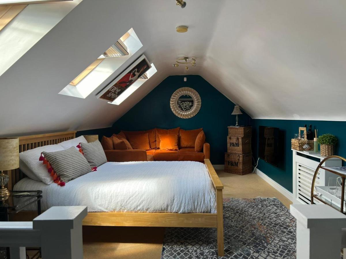 Boutique Shrewsbury Suites Экстерьер фото