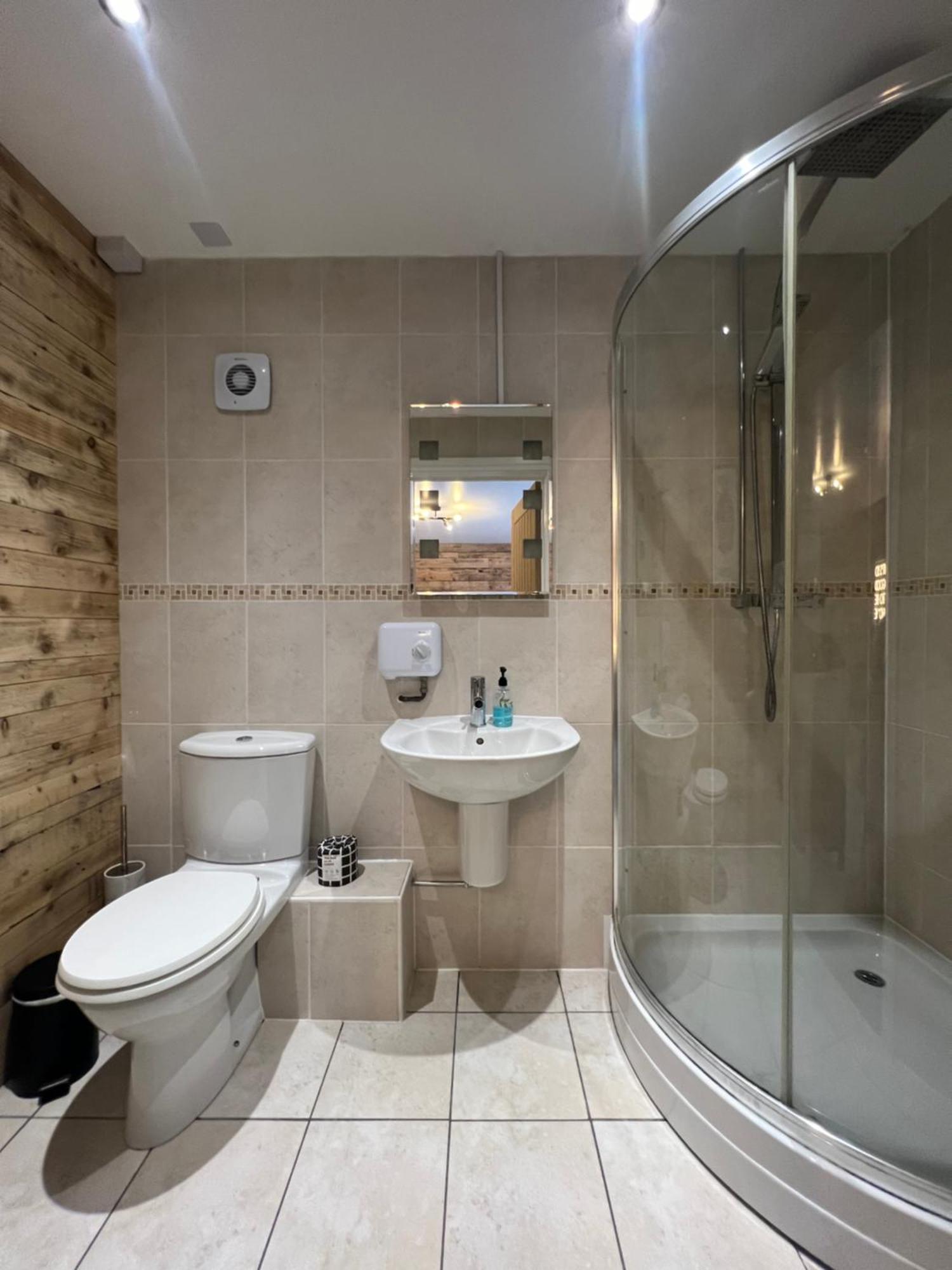 Boutique Shrewsbury Suites Экстерьер фото