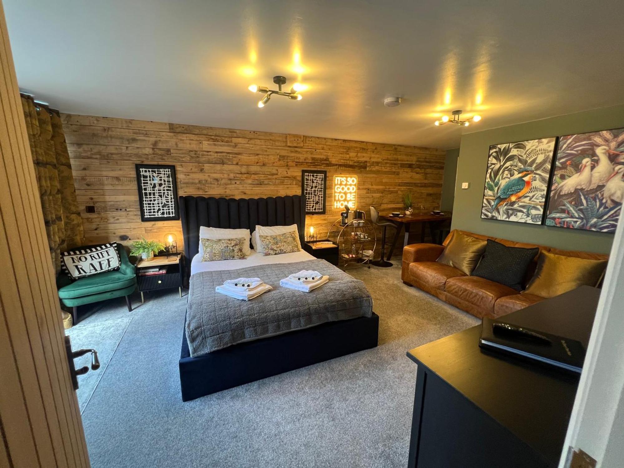 Boutique Shrewsbury Suites Экстерьер фото