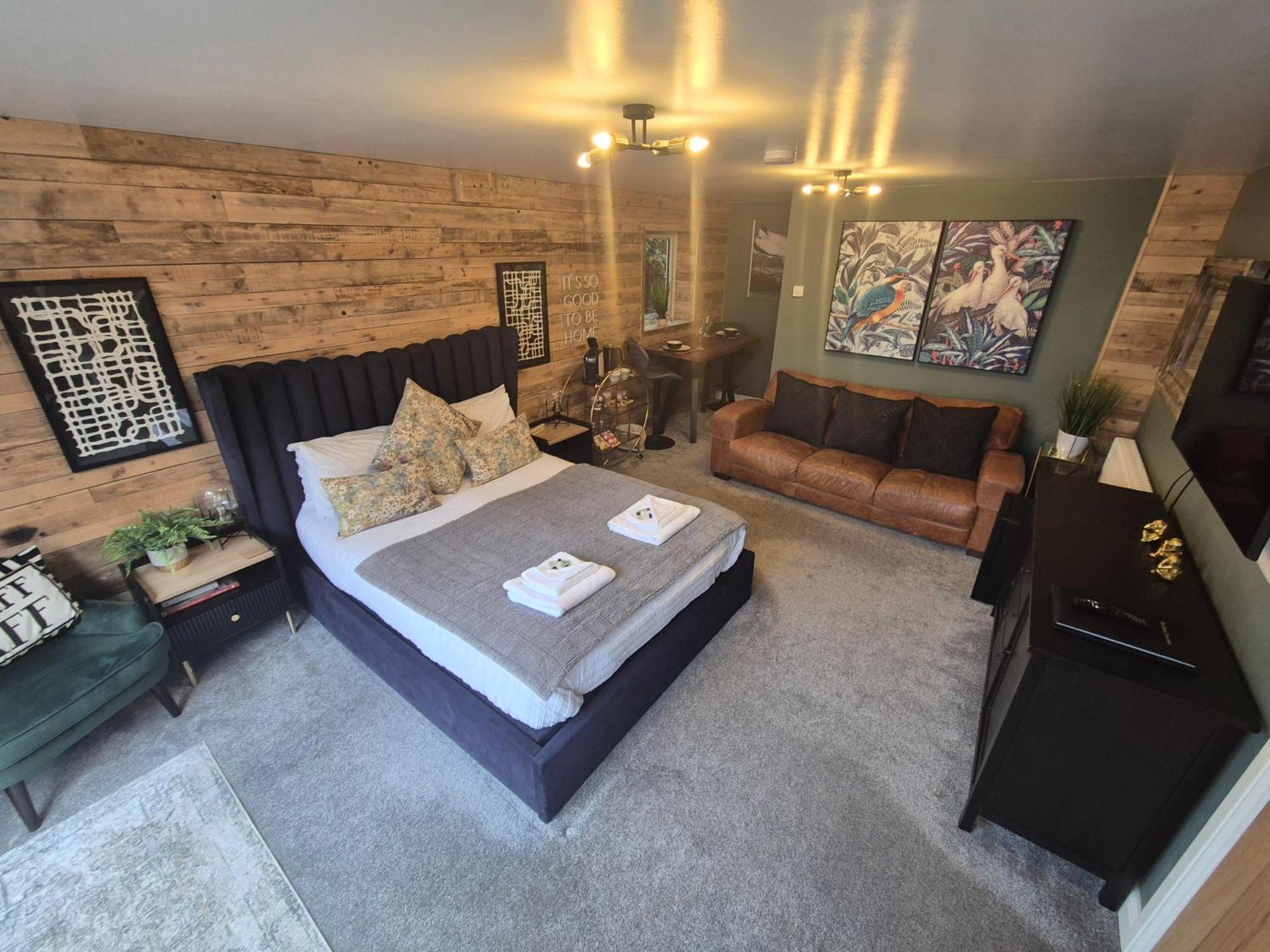 Boutique Shrewsbury Suites Экстерьер фото
